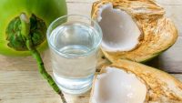 Nam giới uống nước dừa có tốt không?