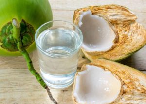 Nam giới uống nước dừa có tốt không?